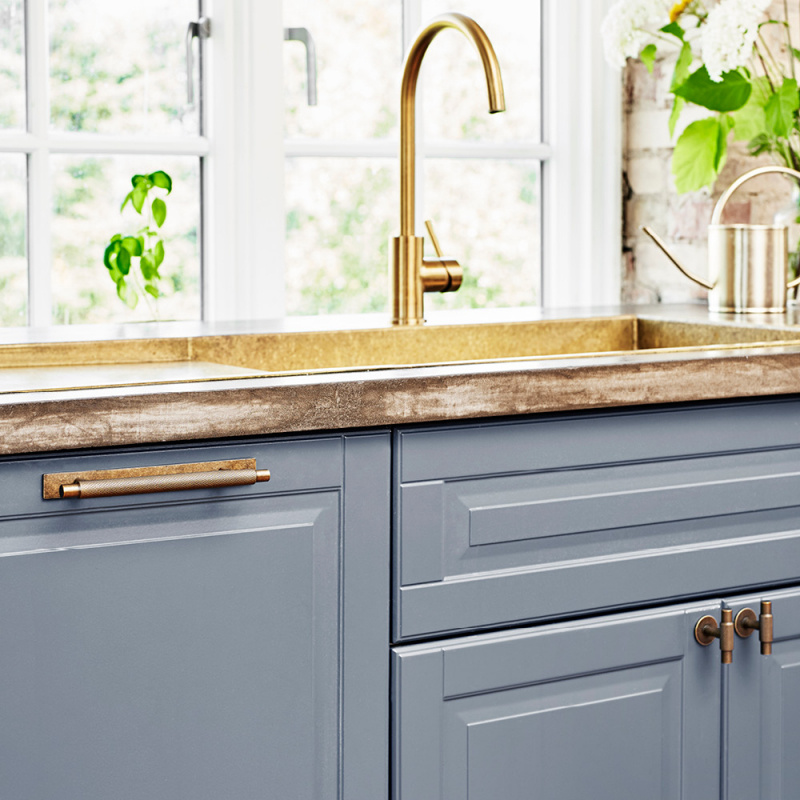 Handtag Manor - Bricka - Antik mässing